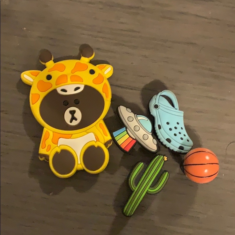 Croc accessories